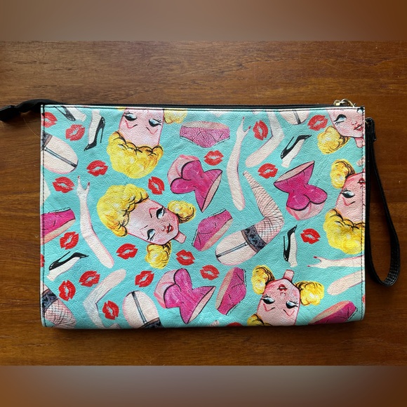 Iron Fist oversized clutch pin-up/doll style - Picture 4 of 4